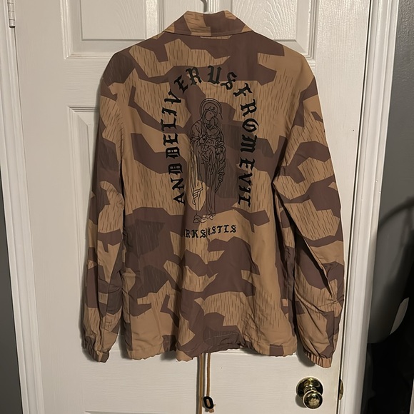 Fall wind breaker - Picture 3 of 4